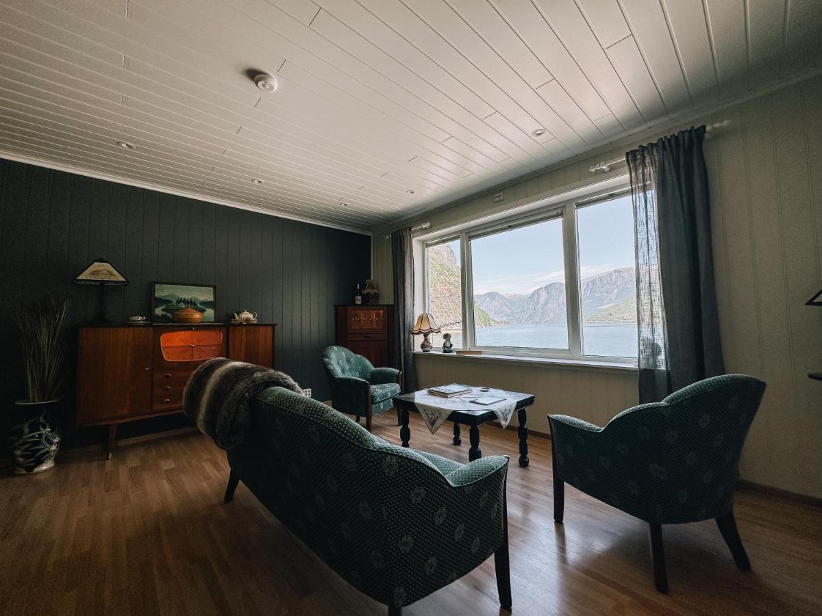 Svingen Guesthouse - Panoramic Fjord Views In Флом Екстер'єр фото