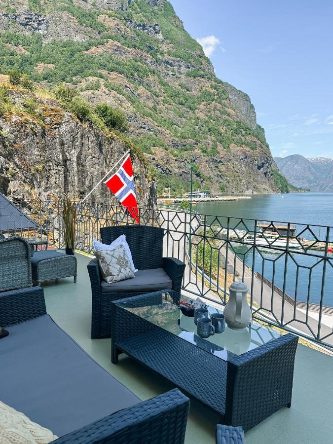 Svingen Guesthouse - Panoramic Fjord Views In Флом Екстер'єр фото